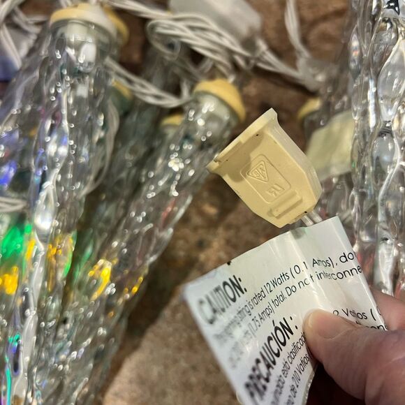 Gemmy ColorMotion Deluxe Icicle String Lights Christmas Décor 8 per string - Picture 3 of 5